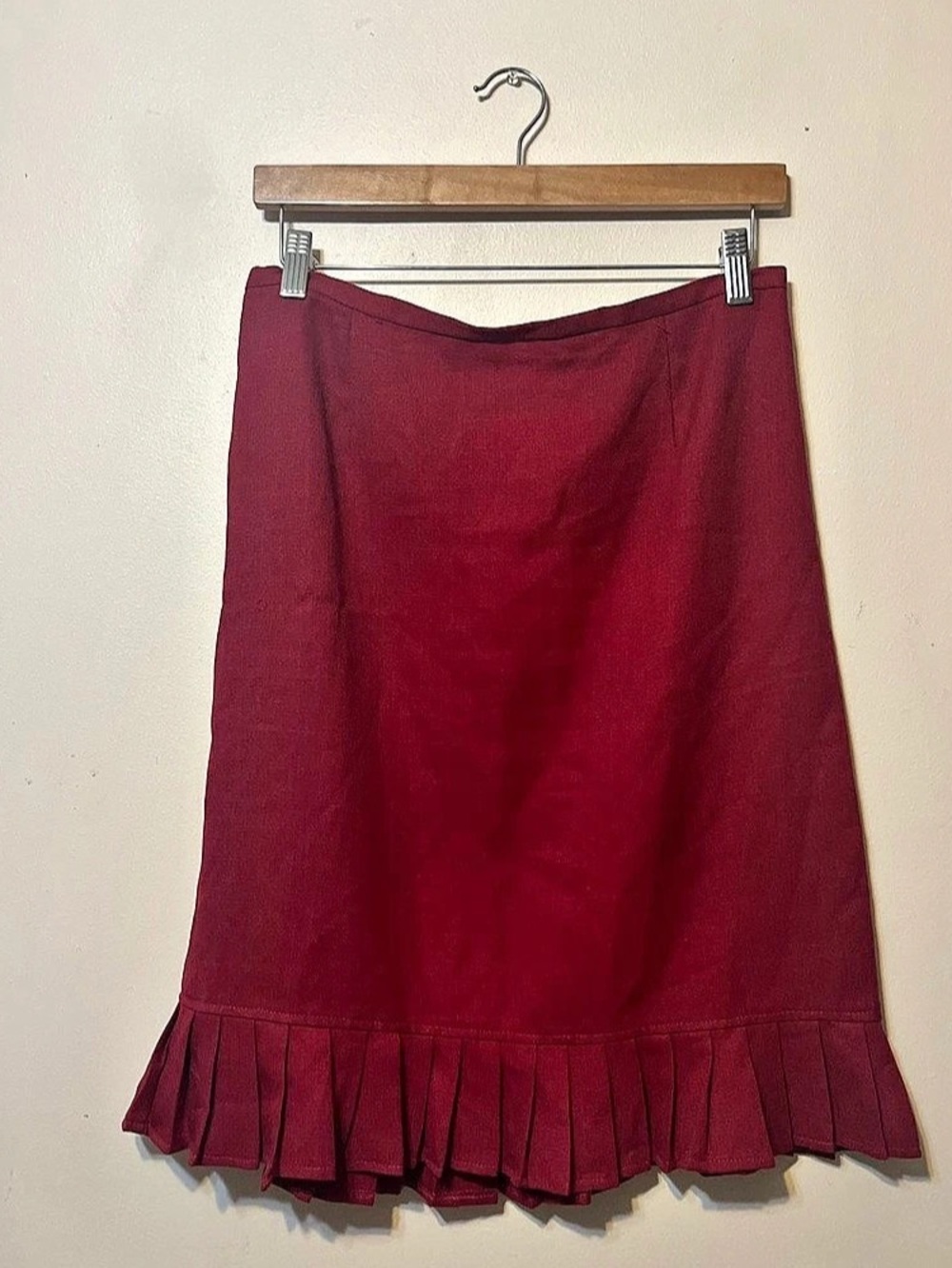 T. Milano 2-Piece Suit Burgundy Pleated Midi Skirt Suit Size 6